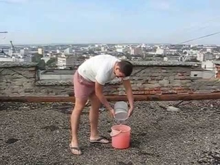 Мене викликають на #icebucketchallenge