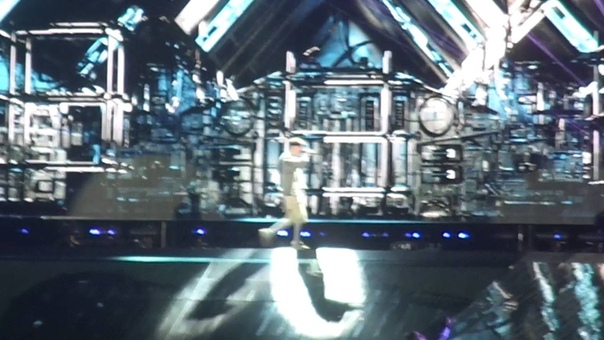 Where Are Ü Now ( Jack Ü cover) Justin Bieber ( Purpose Tour, Quebec City May 14th