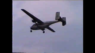 Полёты самолета Ан-14 “Пчёлка“ на празднике  в г. Арсеньев 1999 год.