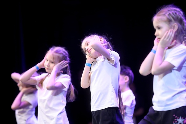 танцы в администрации. прошел танцевальный фестиваль. прошел танцевальный фестиваль. танцевальная капель 2022 выкса. лидер танцевальный нарьян мар.