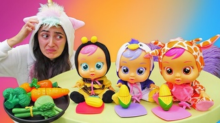 Cosa mangiano le bambole Cry Babies Video divertente per bambini