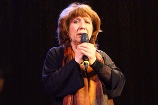 Елена Камбурова “Мальчик смотрит, белый пароходик“ ст.Б.Поплавский, муз.А.Вертинс...