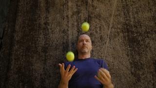 Horizontal juggling experiment