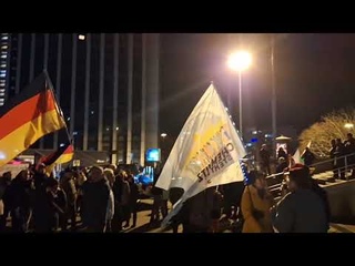 Chemnitzer Montagsprotest, mit Autokorso von Penig  fr Fieden und Freiheit...