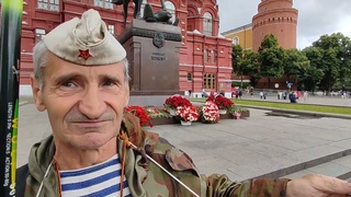 Журналюга убегает.Манежная площадь НОД за Путина!!!