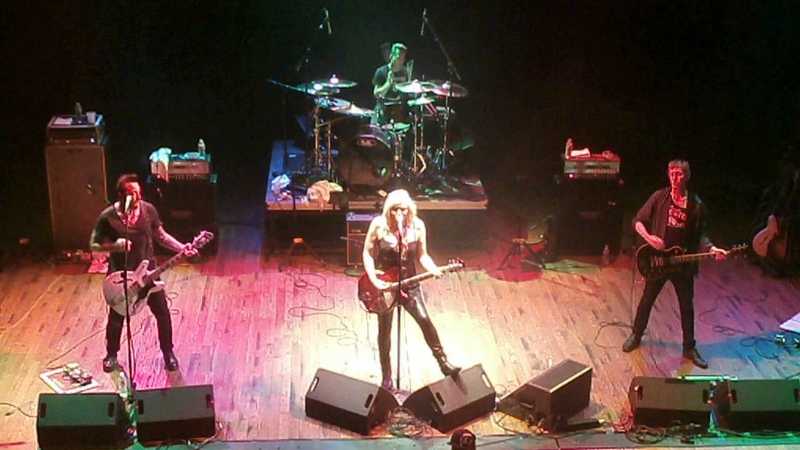 Courtney Love Asking For It 8, 2, 2013 Live in