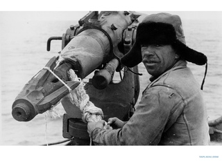 Китобойный гарпун 17 века. Гарпун китобоя старинный. Китобойный гарпун 17 века. Китобойный гарпун 19 века. Орудие китобоев 5 букв.