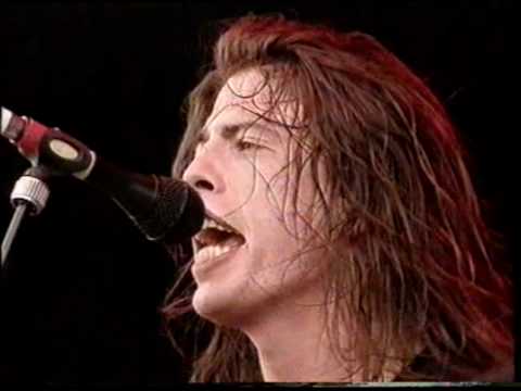 FOO FIGHTERS. ill stick around. live