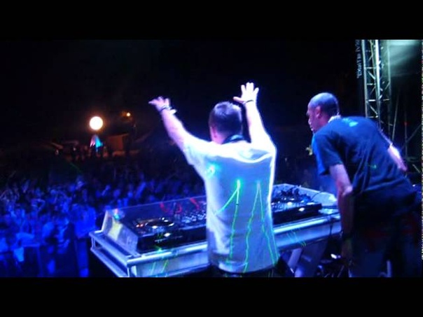 Smash Hi Fi Amber Beach Festival