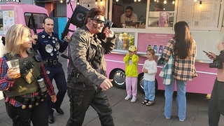 TERMINATORS & BAD COMPANY WALK (COSPLAY STARCON )