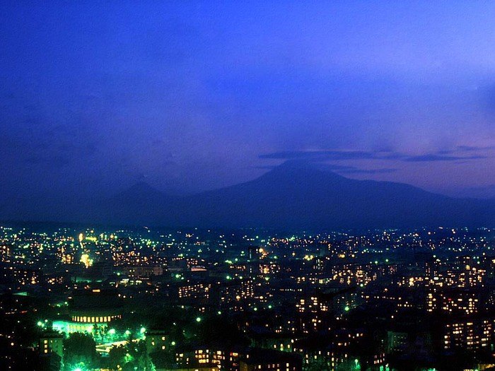 Арарат Мхитарян | Гюмри