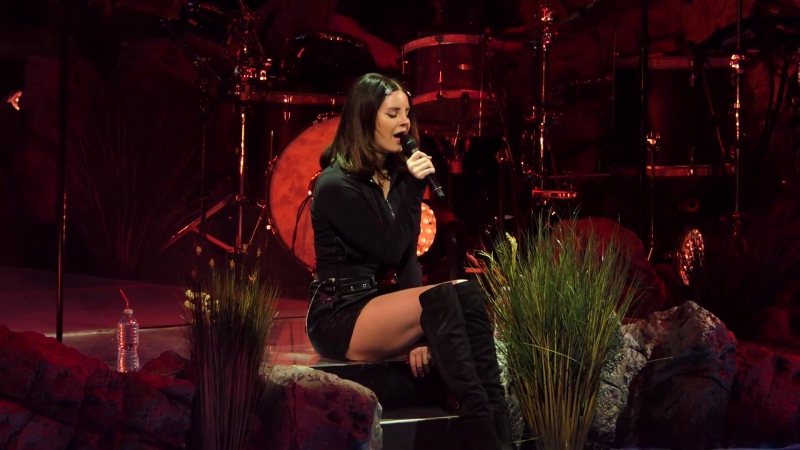 Lana Del Rey Honeymoon ( Live LA To The Moon Tour : Wells Fargo Center