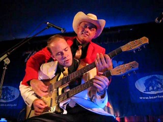 Deke Dickerson Rockabilly Rave 16 Muleskinner Blues ACROBATIC GUITARS