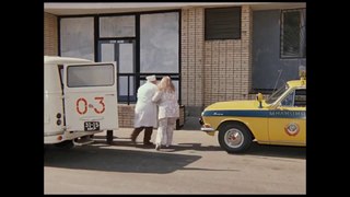 Скорая из кинофильма Иван Васильевич меняет профессию