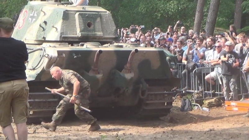 King Tiger Engine BACKFIRES While Starting and Roars Militracks 2018