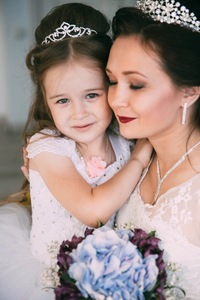 Елена Любимова