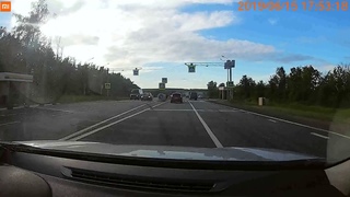 Е785РВ21, пропусти пешеходов