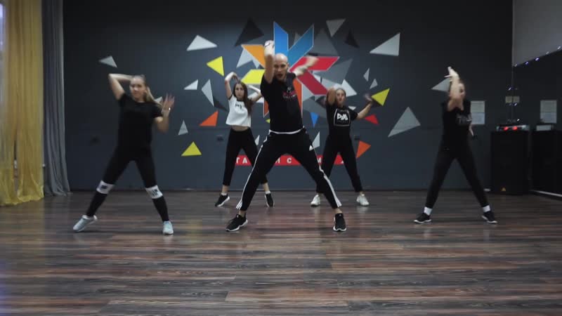 Chore by Mikhail Donets, Cli Q Dance on the