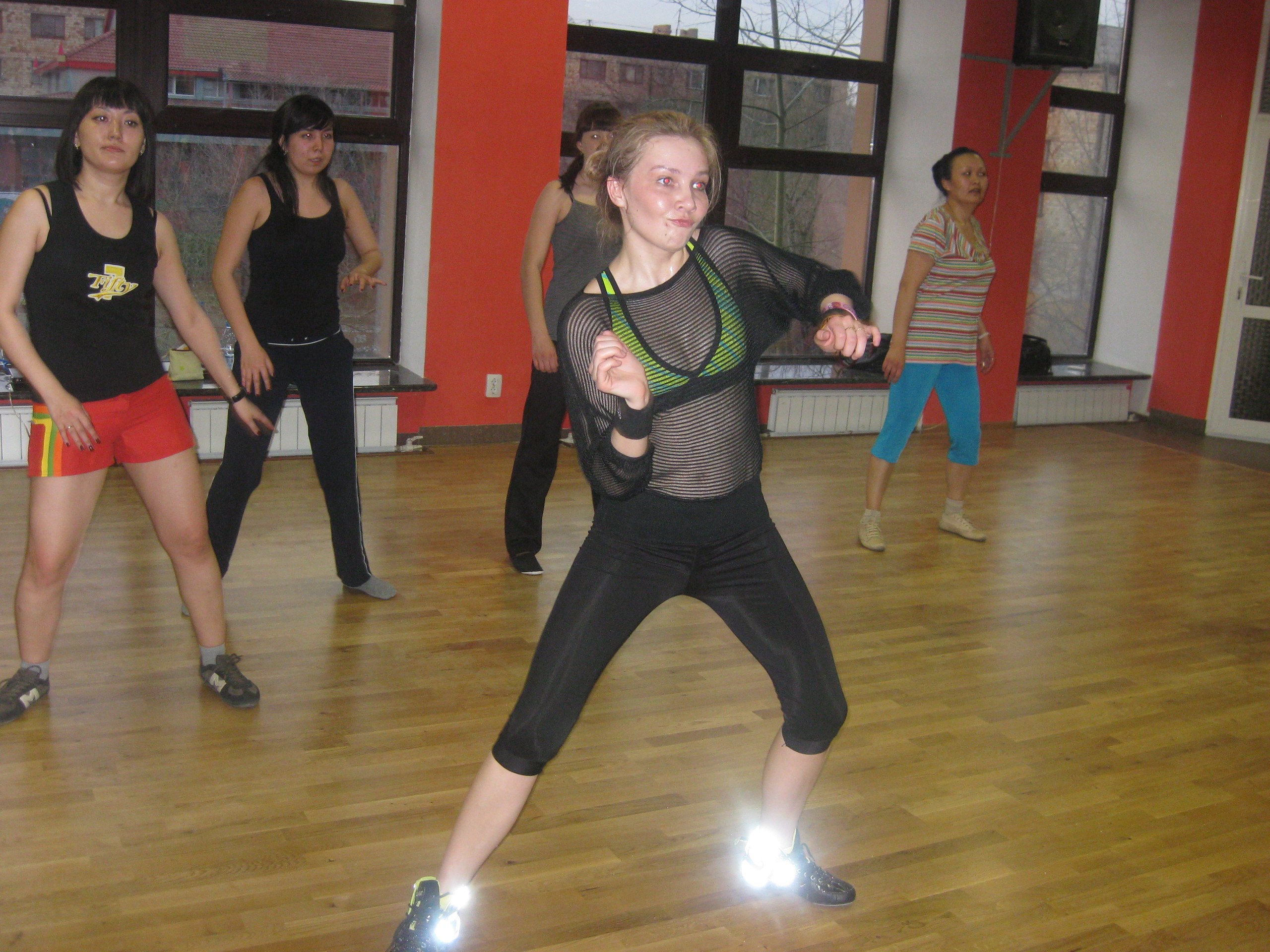 Фитнес караганда. Тайбо для женщин видео уроки.