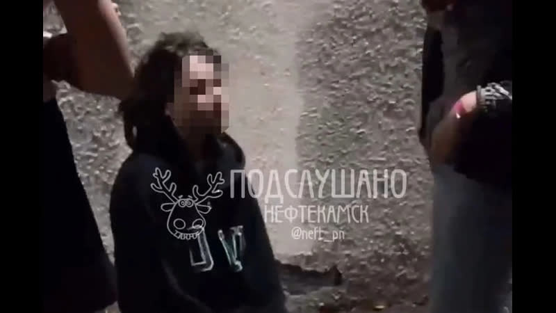 Драка между школьницами в