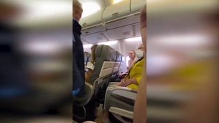 Навальный орёт в самолёте