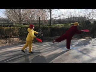 Легко ли начинать заниматься Тайцзи Смотрим тренировку с веером:)
