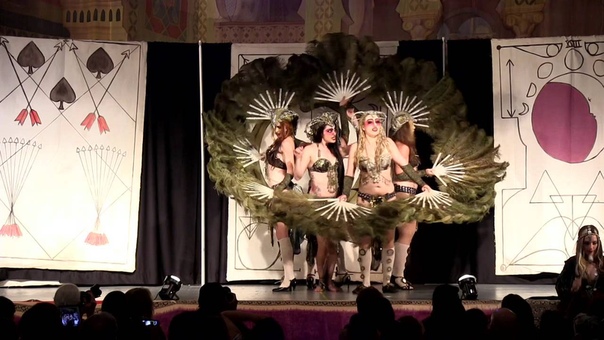 House of Tarot w, Zoe Jakes at Tribal Fest