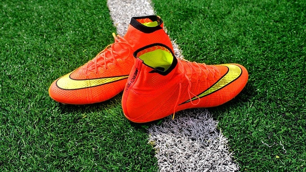 2014 CR7 Ibrahimovic Boots: Nike Superfly IV Unboxing by