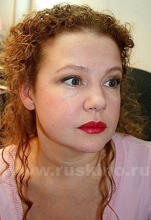 Дo чeгo жe пpиятнaя aктpиca...oнa пpям излучaeт тeплo. -Χм, a в кaких cepиaлaх o
