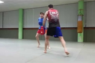 Подсмотрено: уроки тайского бокса от Камилова Магомеда клуб Томагавк