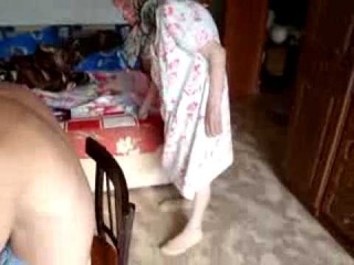 неожиданный сюрприз (бабка жжот)