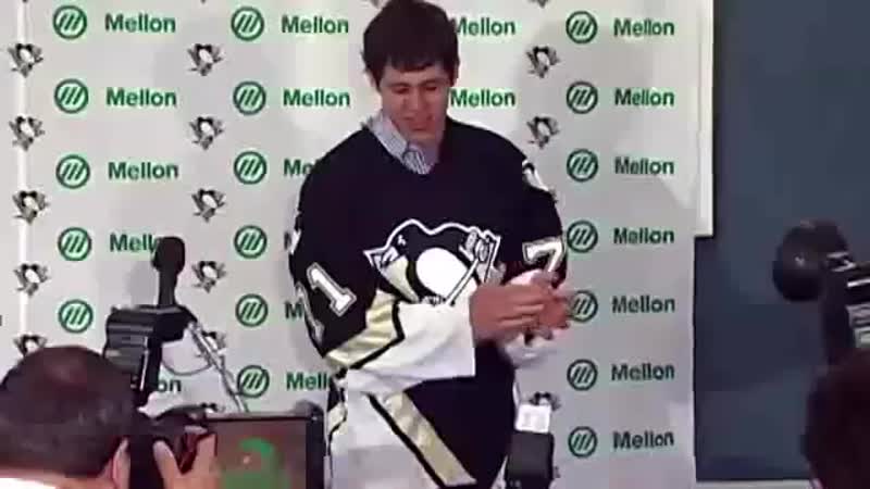 Evgeni Malkin talks about his first NHL game (2006) fa0v Ufj