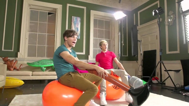 One Direction Super Pokemon Rumble ( Behind the