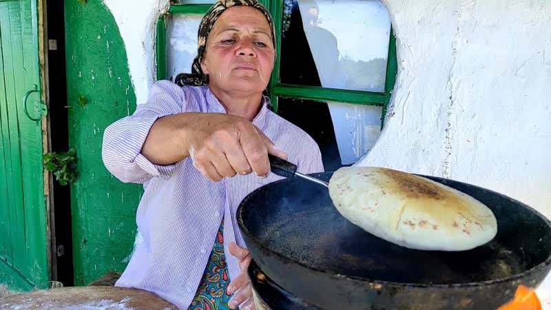 Турецское Дзадзыки с Лепешками Базлама (для Русского языка