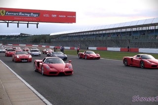 WORLD RECORD: 964 Ferrari Cars Parade Around Silverstone F1 Circuit
